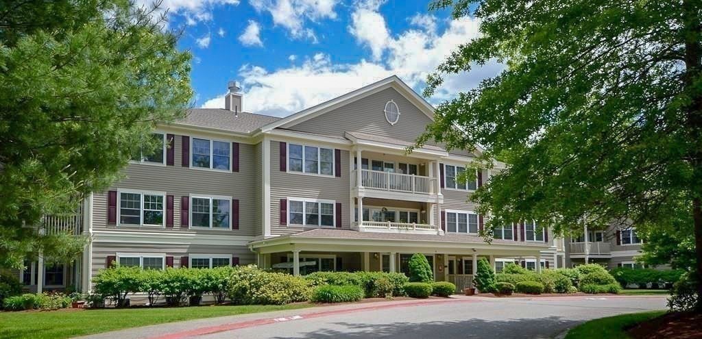 34 Meeting House Lane Unit 203, Stow, MA 01775