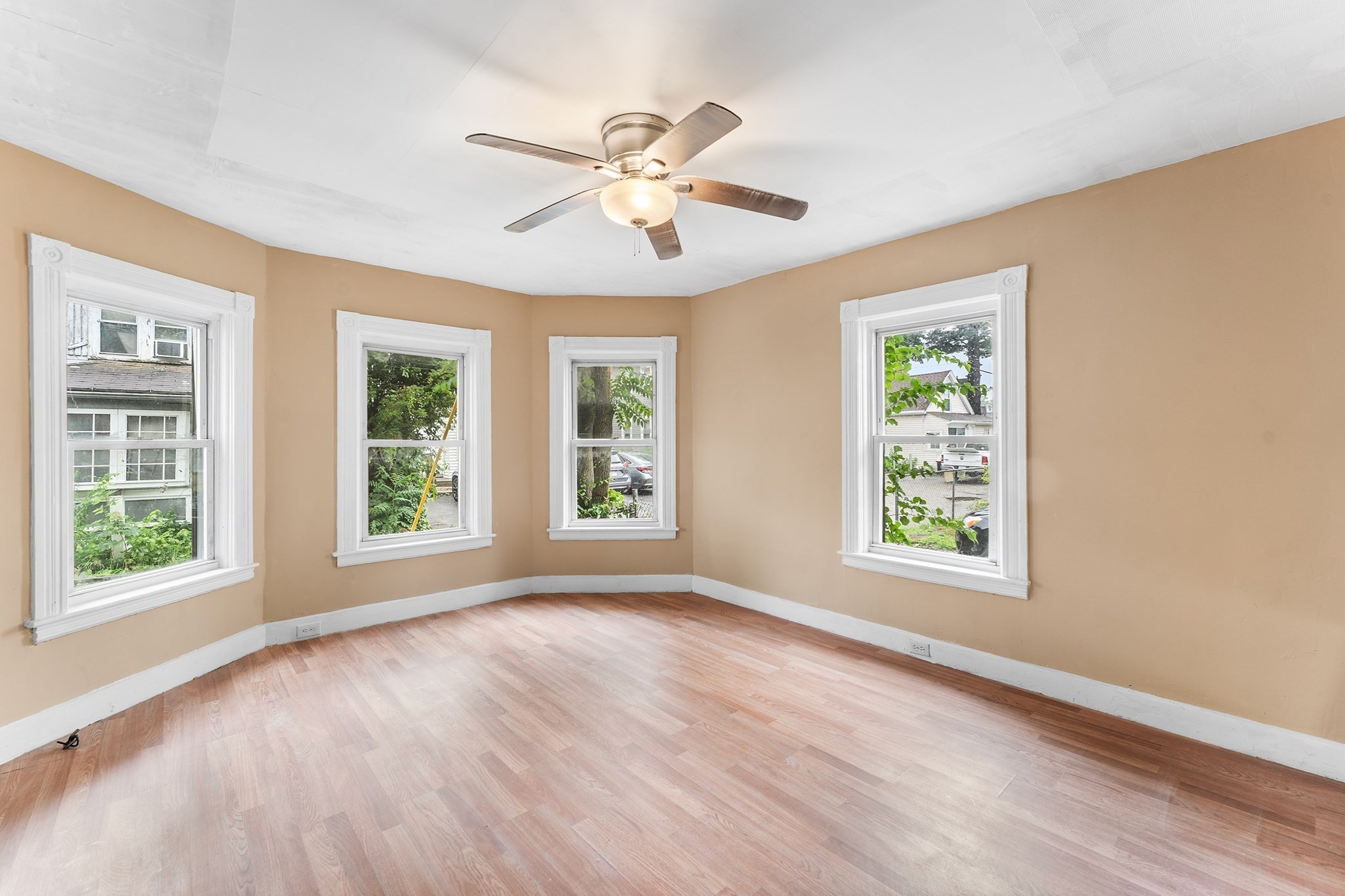 2 Hacker Ct, Worcester, MA 01603 - Image 2