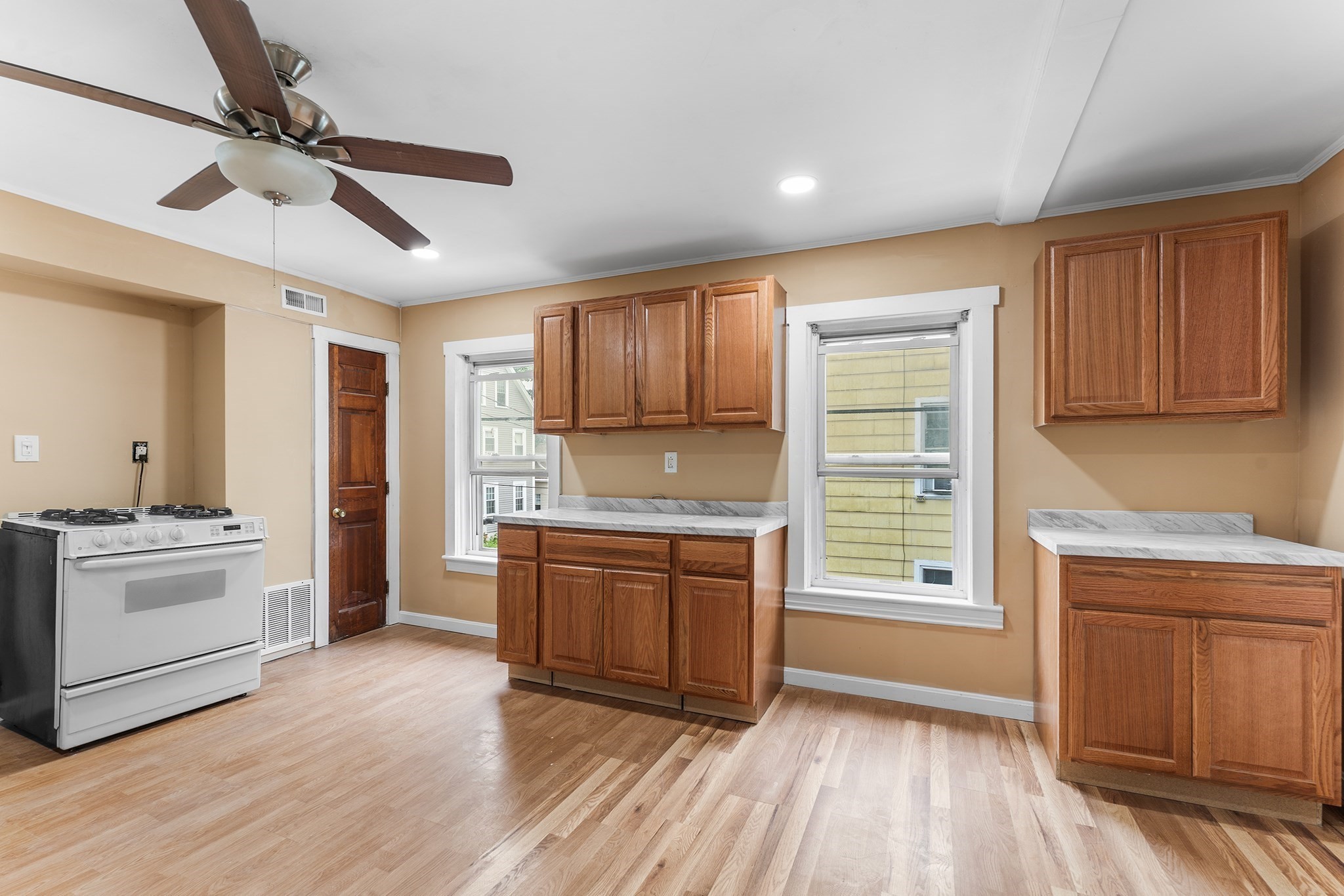 2 Hacker Ct, Worcester, MA 01603 - Image 16