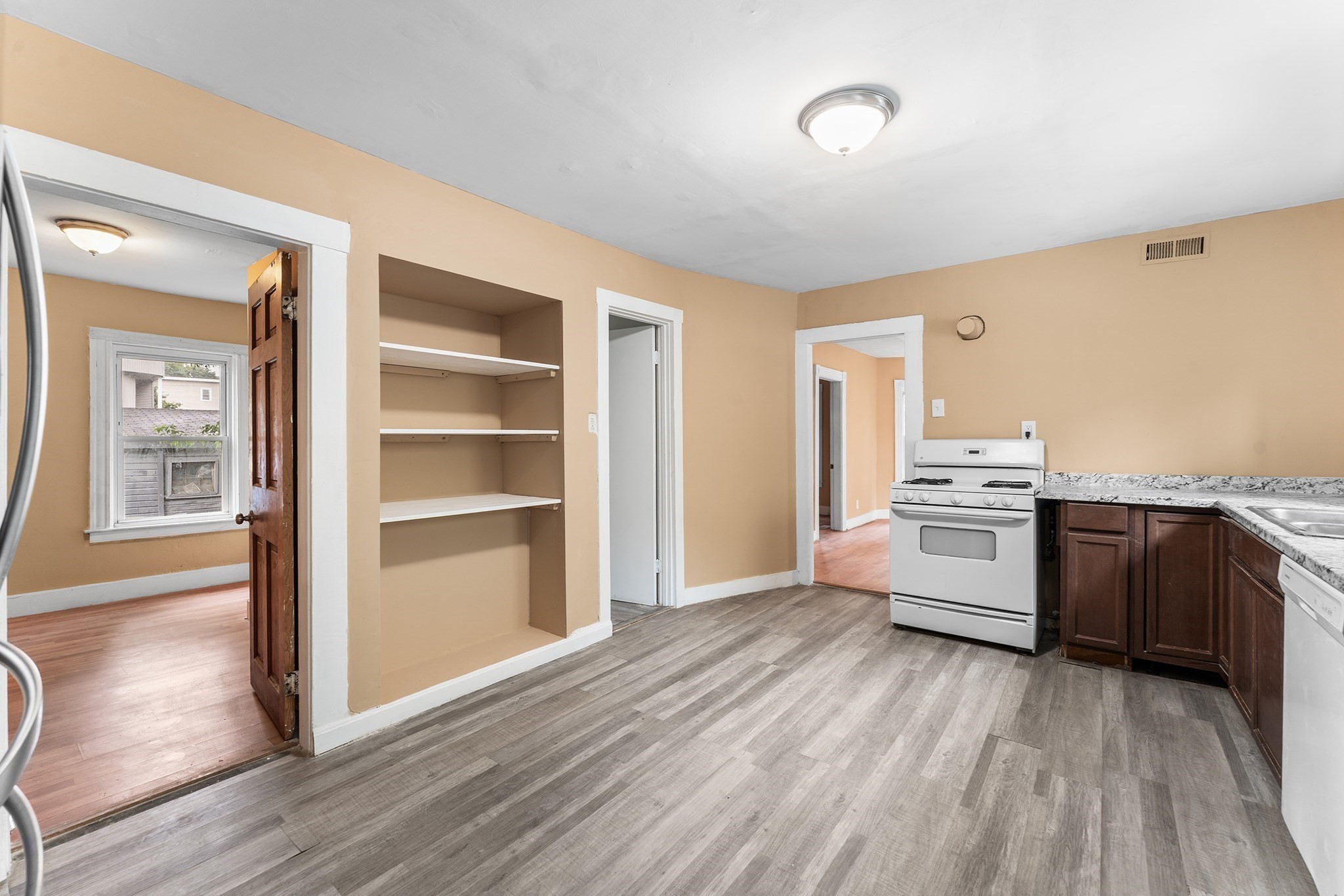 2 Hacker Ct, Worcester, MA 01603 - Image 6