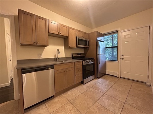 435 Walnut Ave, Apt 6
