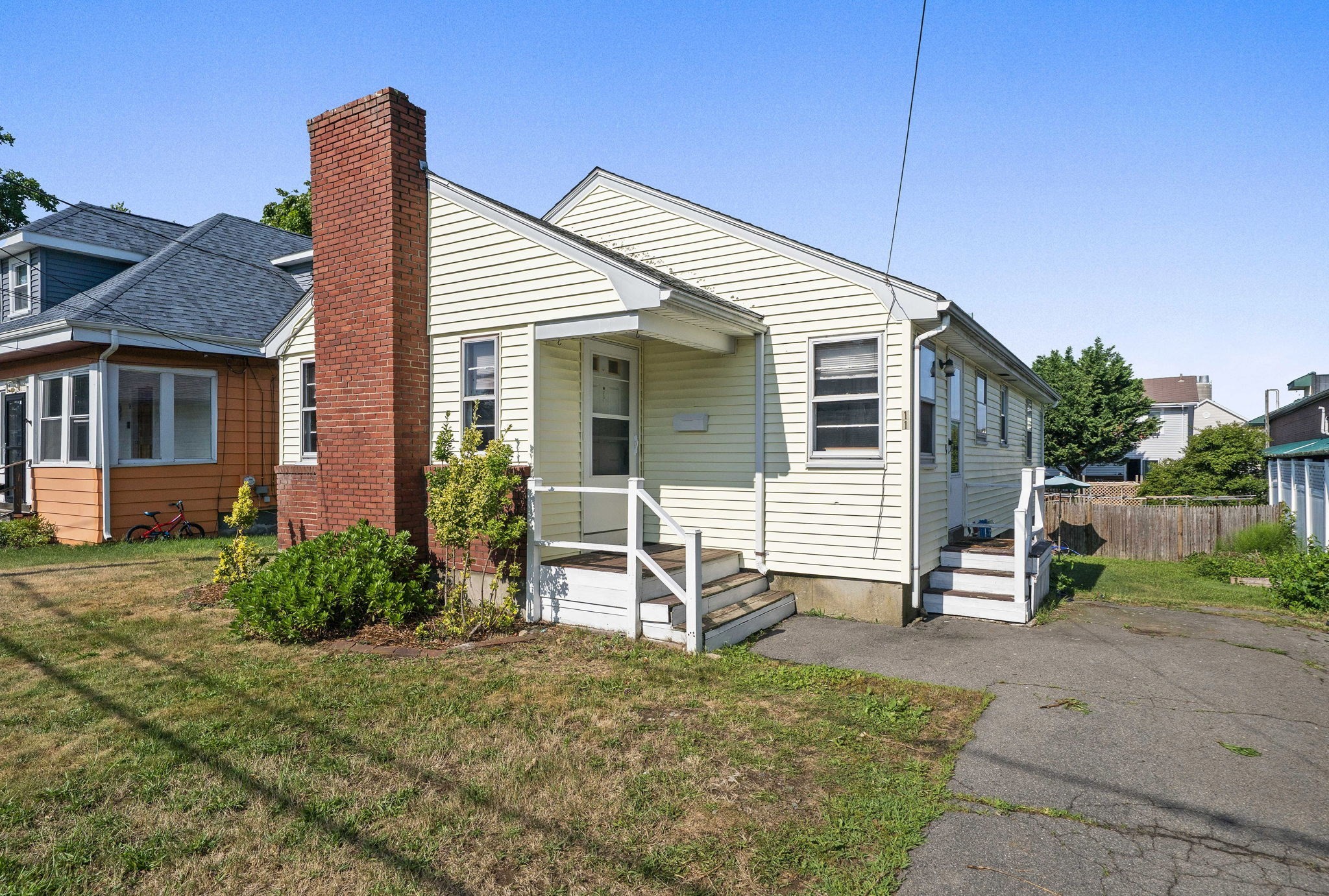 11 Rosalind Rd, Weymouth, MA 02191