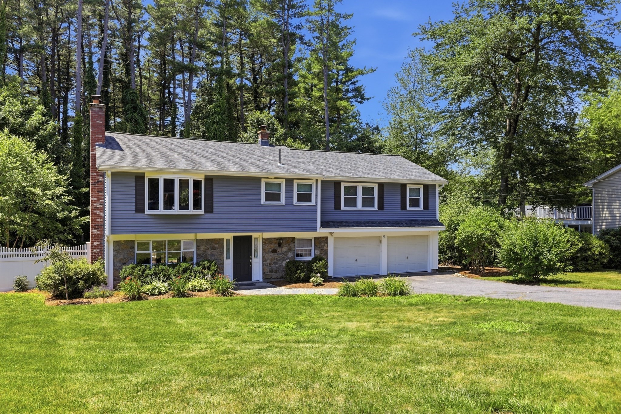 42 Ledgewod Rd, Framingham, MA 01701