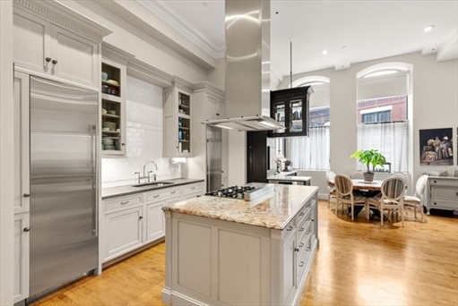219-223 Columbus Ave, Apt 203