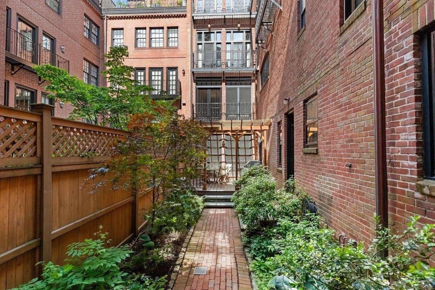 23 Beaver Place, Beacon Hill, Boston, MA 02108 - Image 39