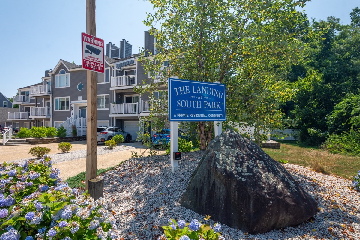 700 Shore Drive Unit 3-303, Fall River, MA 02721