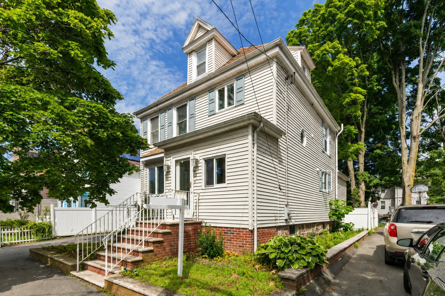 11 Jackson St, Saugus, MA 01906