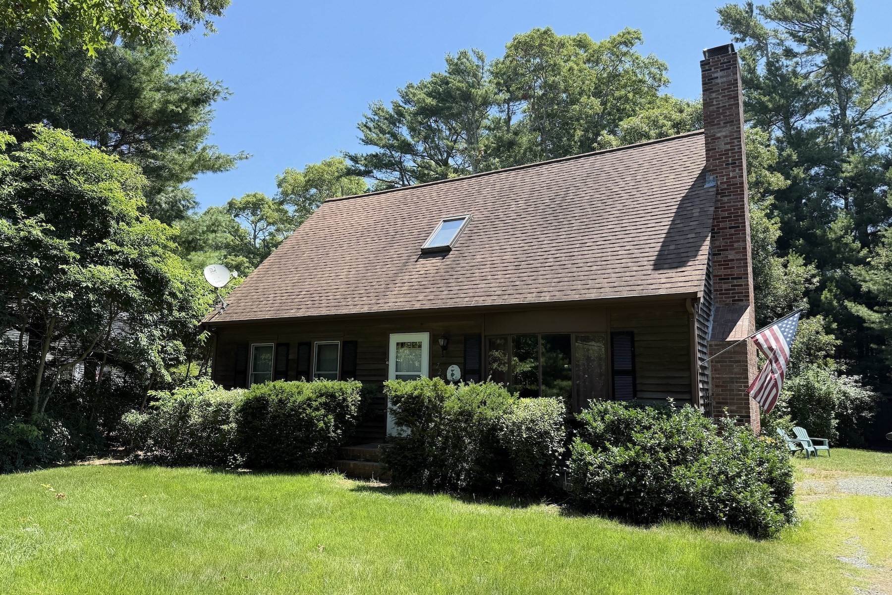 729 Old Barnstable Rd, Falmouth, MA 02536