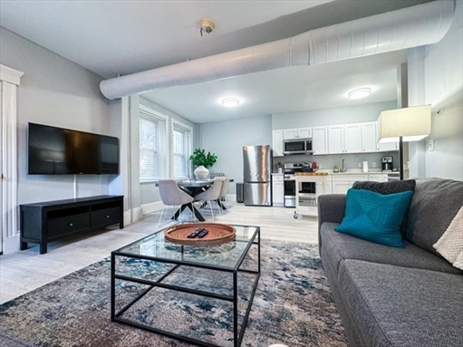 636 Washington St, Apt 1
