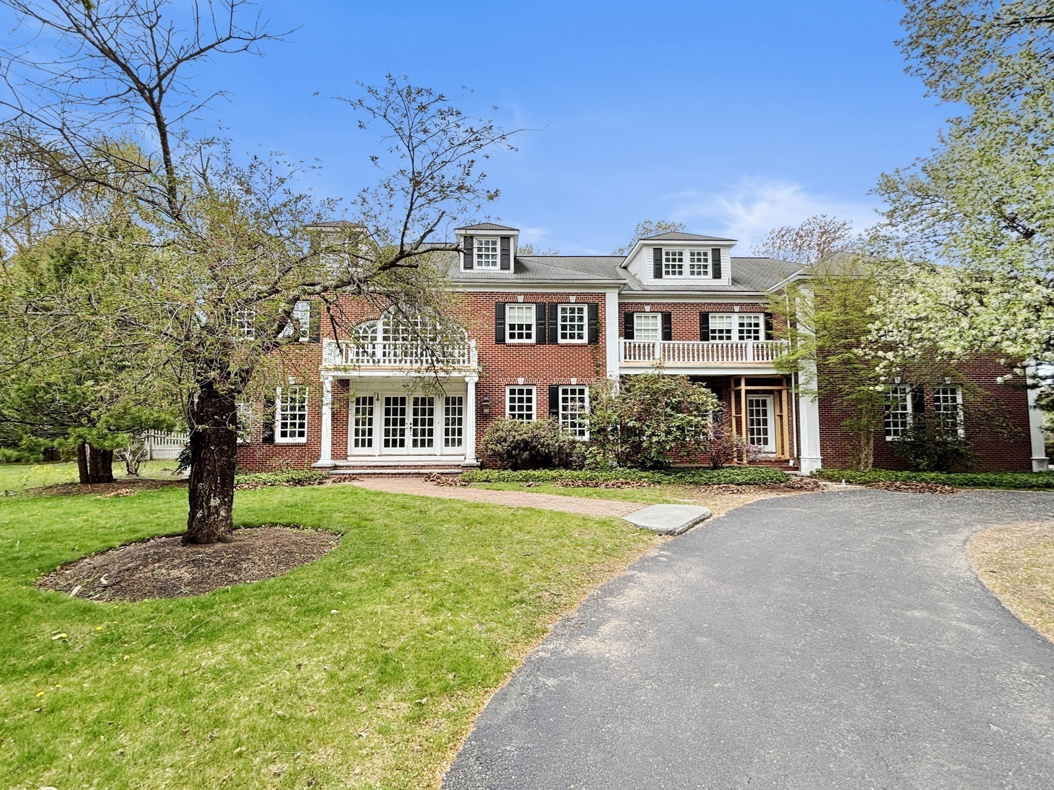 32 Solomon Pierce Road, Lexington, MA 02421
