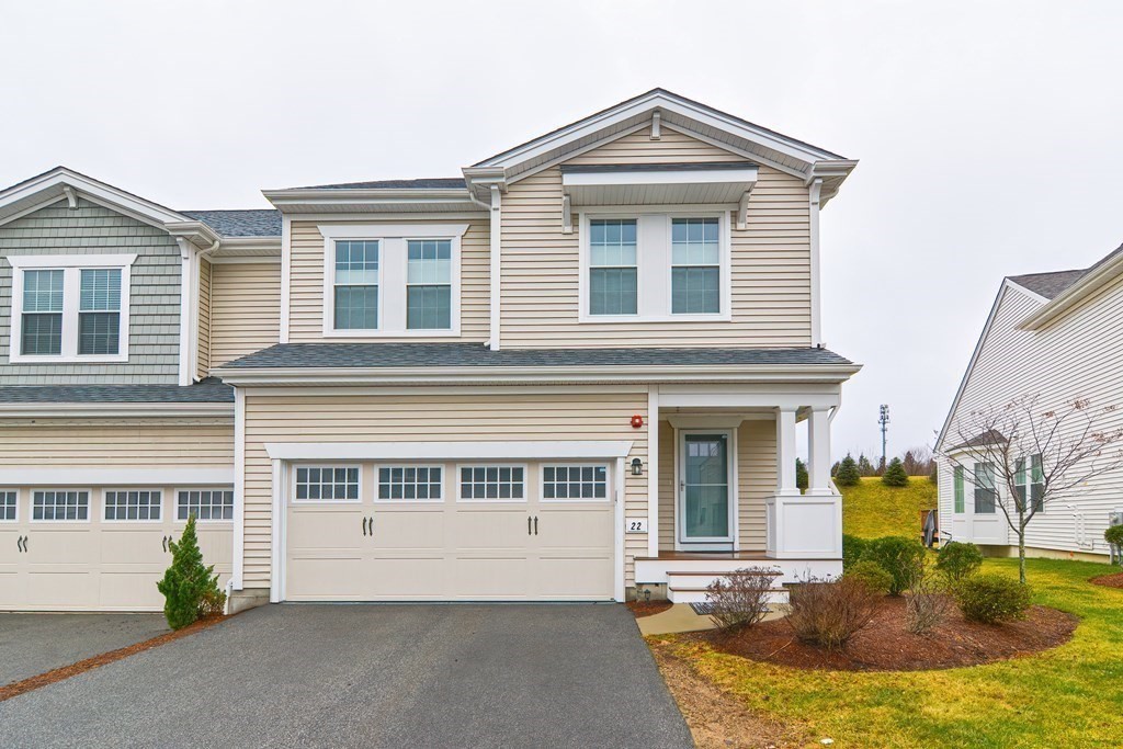 22 Locust Ln Unit 22, Hopkinton, MA 01748