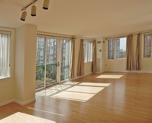 10 Rogers, Apt 702
