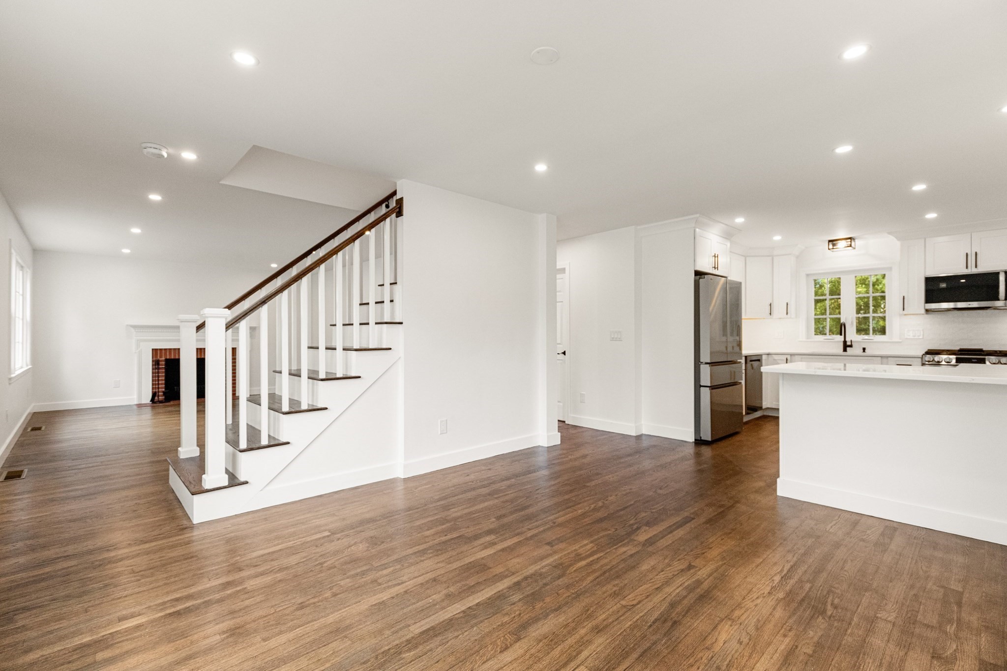 39 McKinley Avenue, Lowell, MA 01851