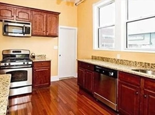 109 cushing, Apt 1