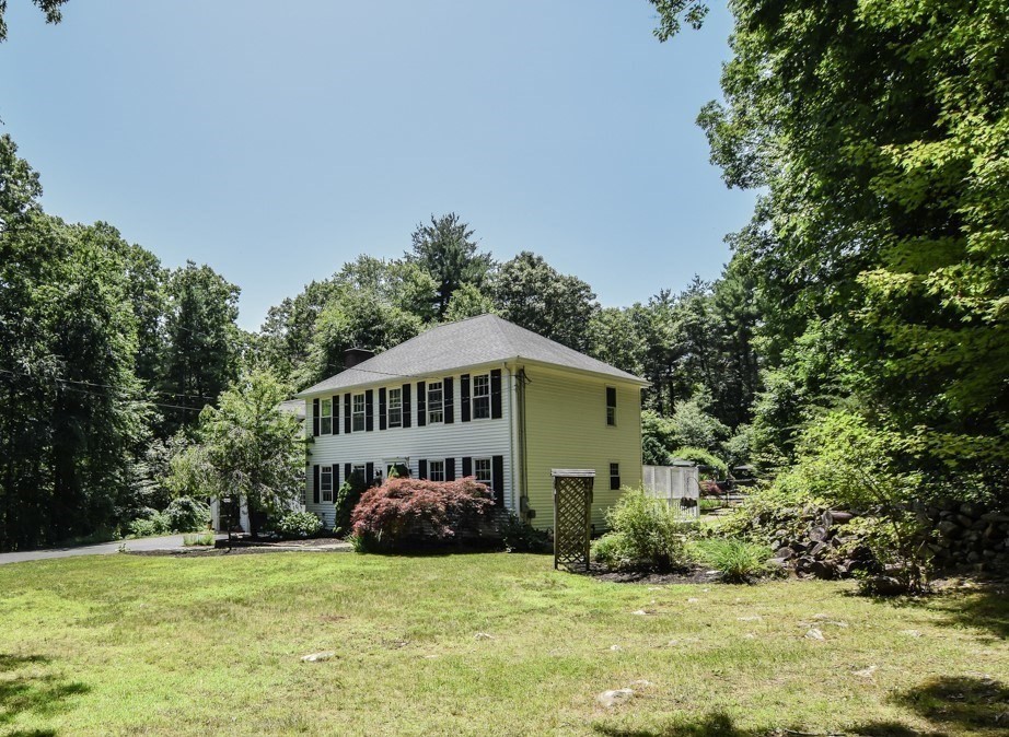 359 Se Main St, Douglas, MA 01516