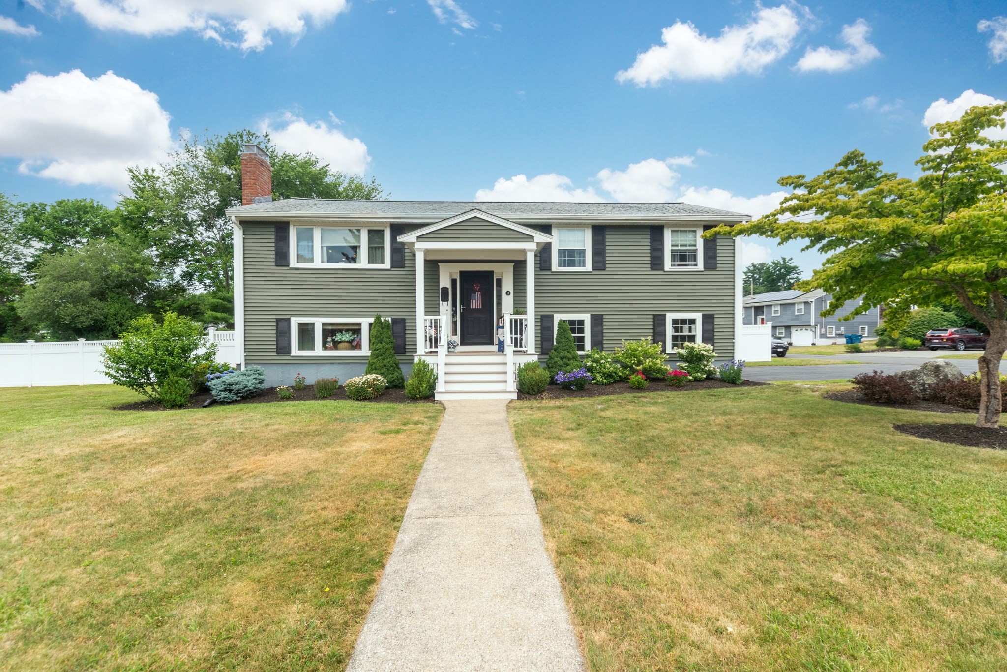 3 Fencourt Rd, Canton, MA 02021
