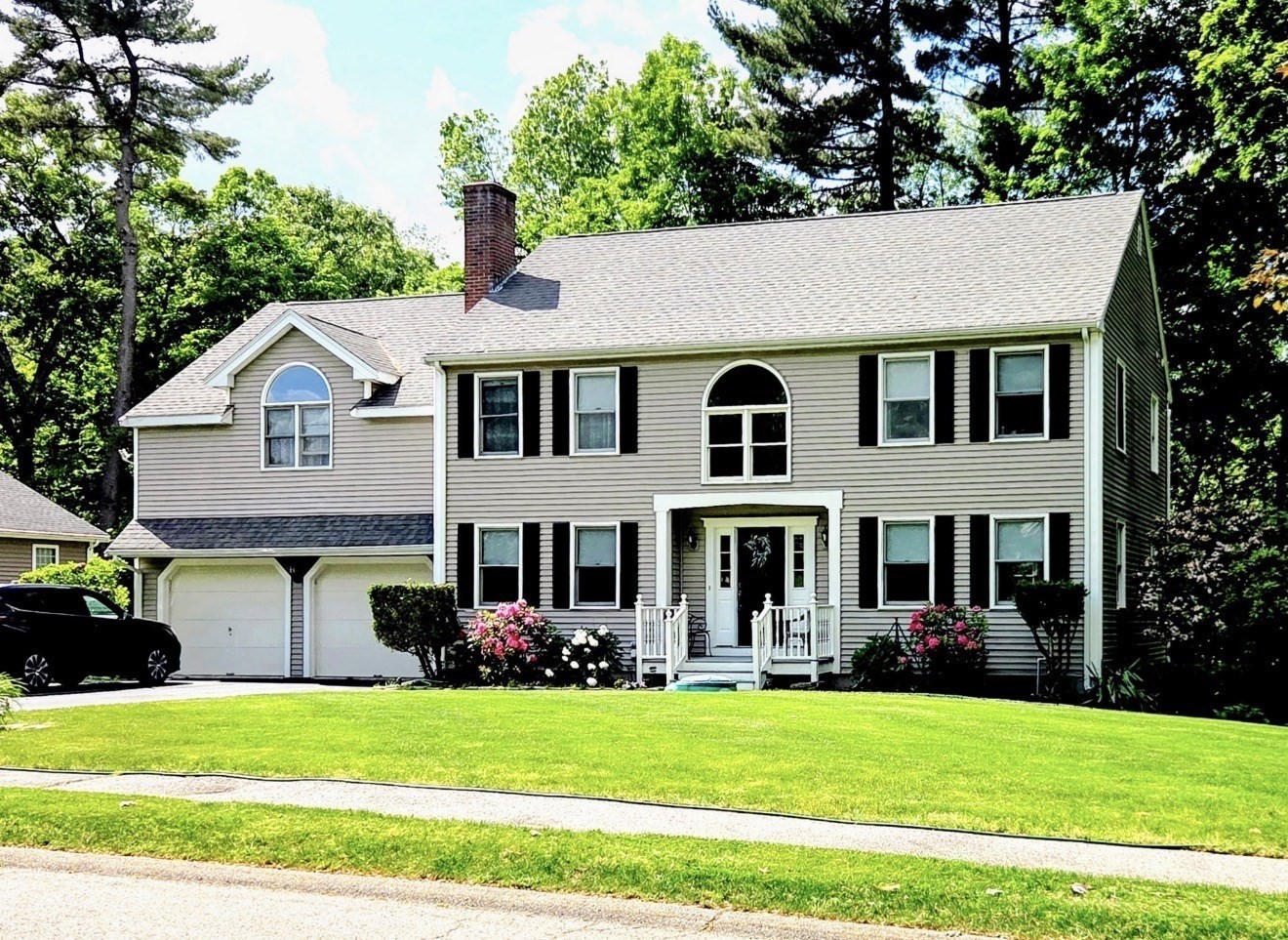1 Greenwood Dr, Millis, MA 02054