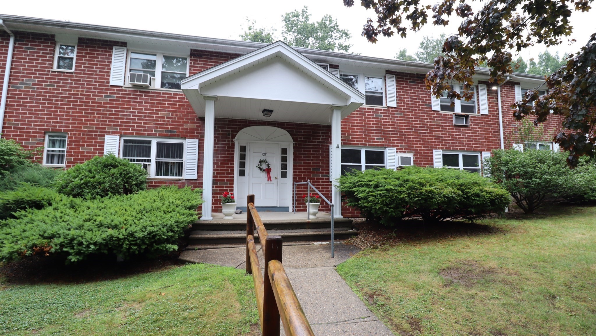 127 Litchfield Pines Drive Unit B, Leominster, MA 01453