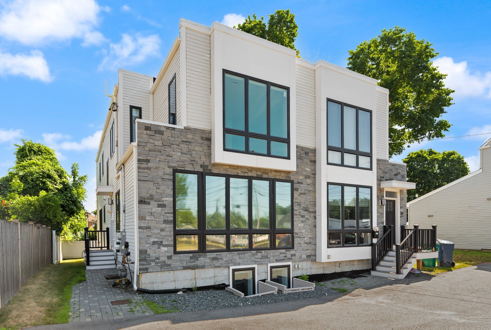 91 Crafts St Unit 91, Newton, MA 02458