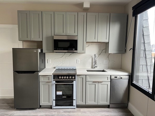366 Broadway, Apt 304