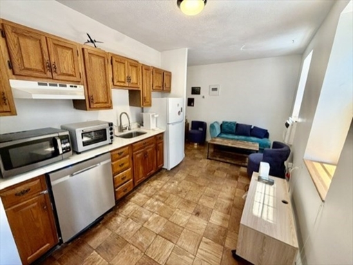 181 Salem, Apt 6