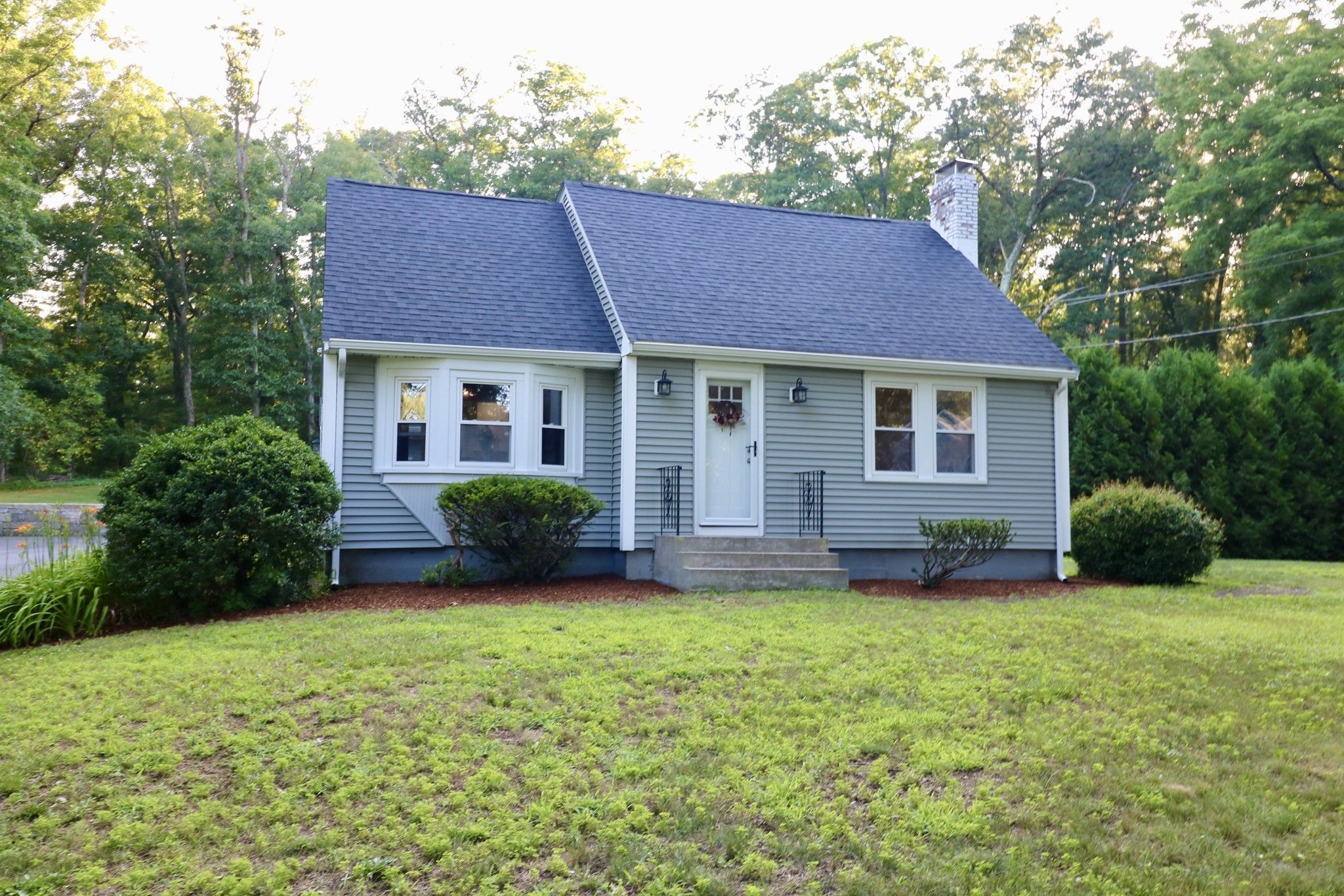 12 Mill St, Hopedale, MA 01747