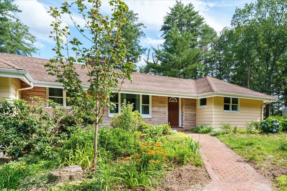 13 Shore Ave, Maynard, MA 01754