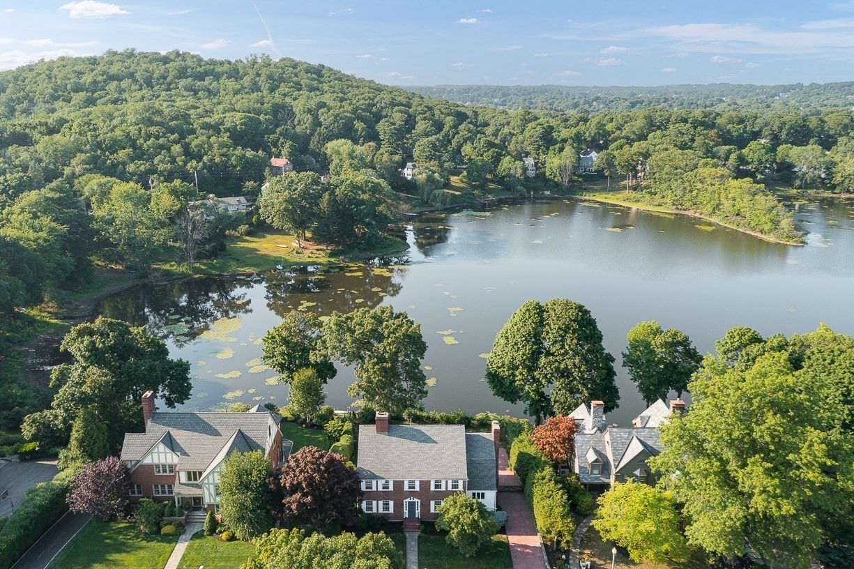 10 Dartmouth Street, Winchester, MA 01890