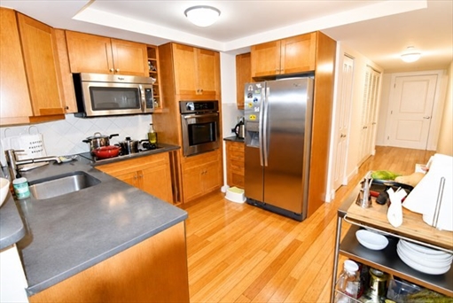77 Marion St, Apt 306