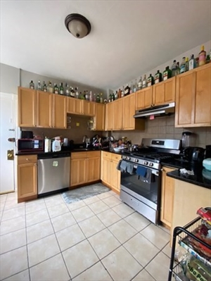 10 Glenville Ave, Apt 3