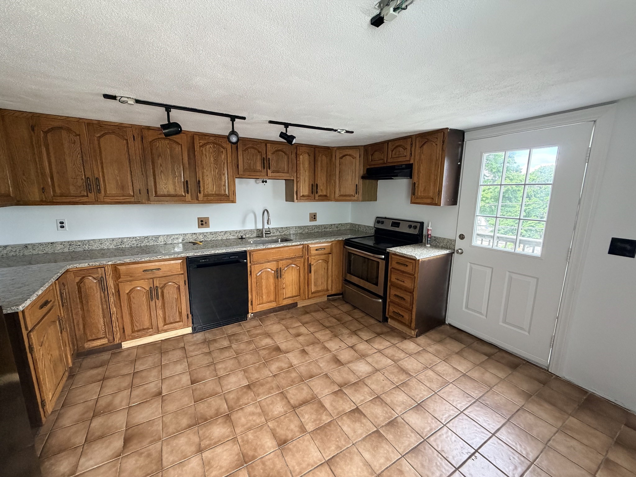 55 Rice St, Marlborough, MA 01752 - Image 12