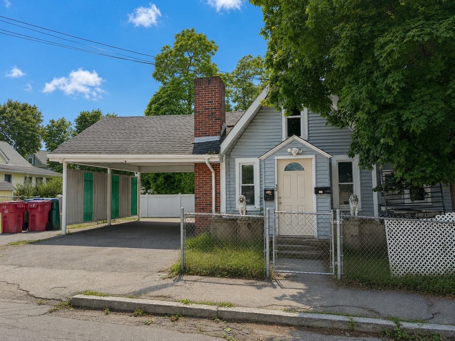 32 Oliver St, Lowell, MA 01854