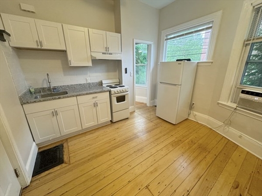 28 Academy Hill Rd, Apt 1F