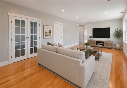 28 2nd st, Apt 2
