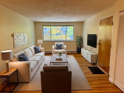 39 Englewood Ave, Apt 12