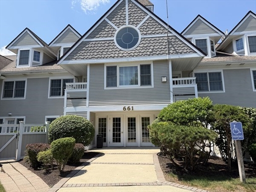 661 Lowell St, Apt 3