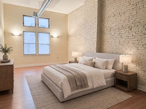 296 MERIDIAN ST, Apt 1
