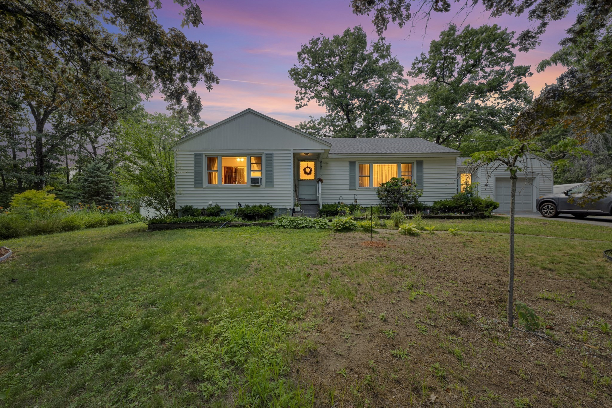 54 Colbert St, Leominster, MA 01453