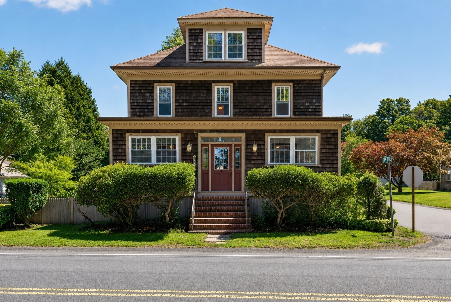 594 Slocum Rd, Dartmouth, MA 02747
