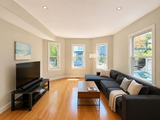 11 Peters Street, Apt 1