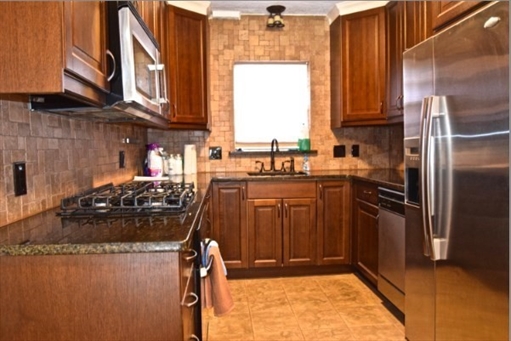 35 Lake Shore Ct., Apt 1