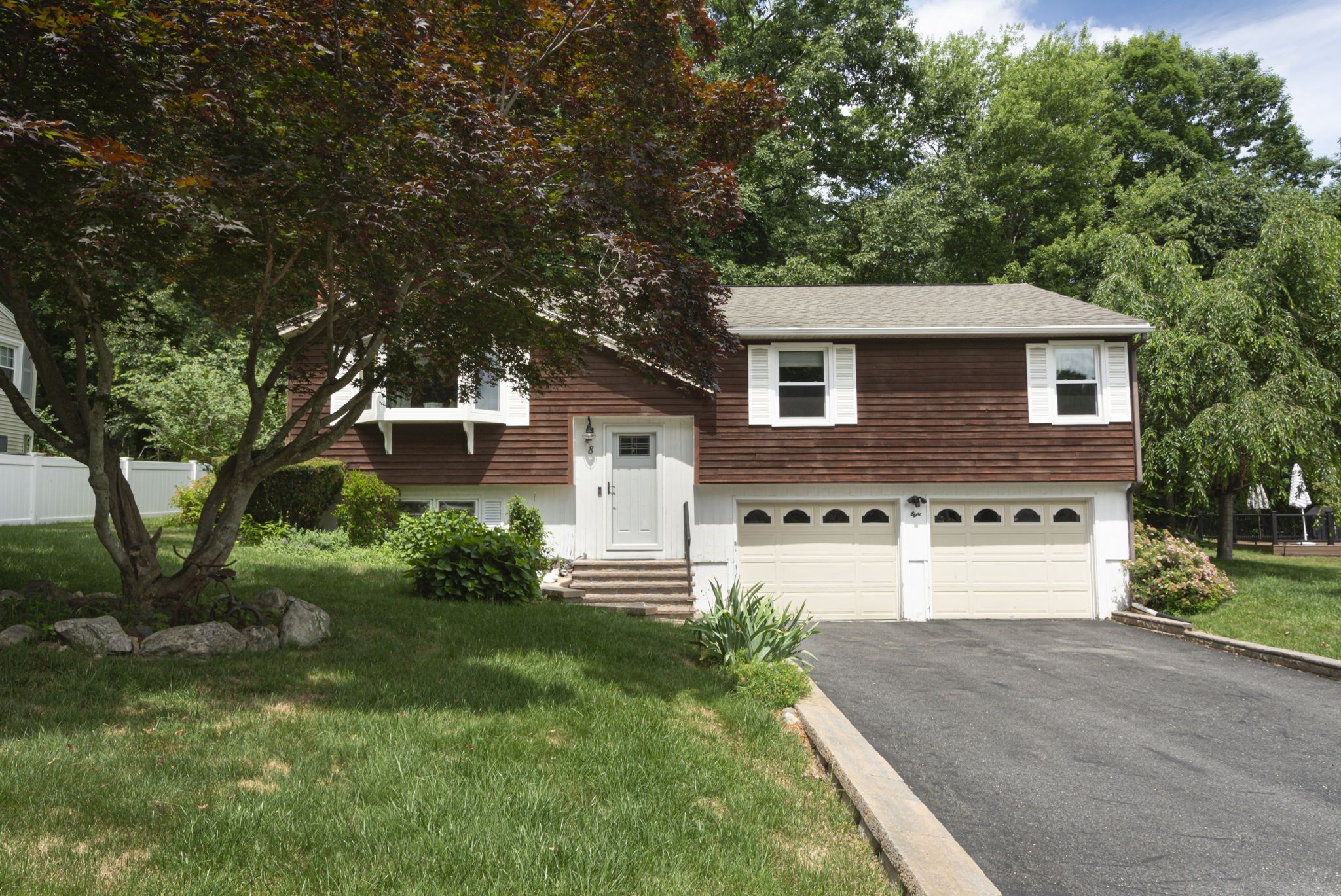 8 Cedar Rd, Holden, MA 01520