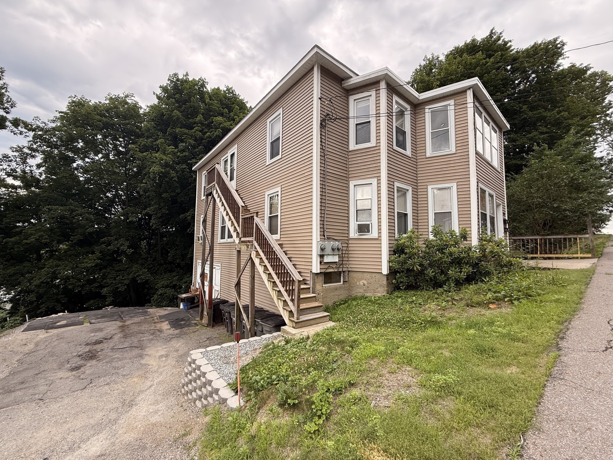 105 Grant St, Gardner, MA 01440 - Image 2
