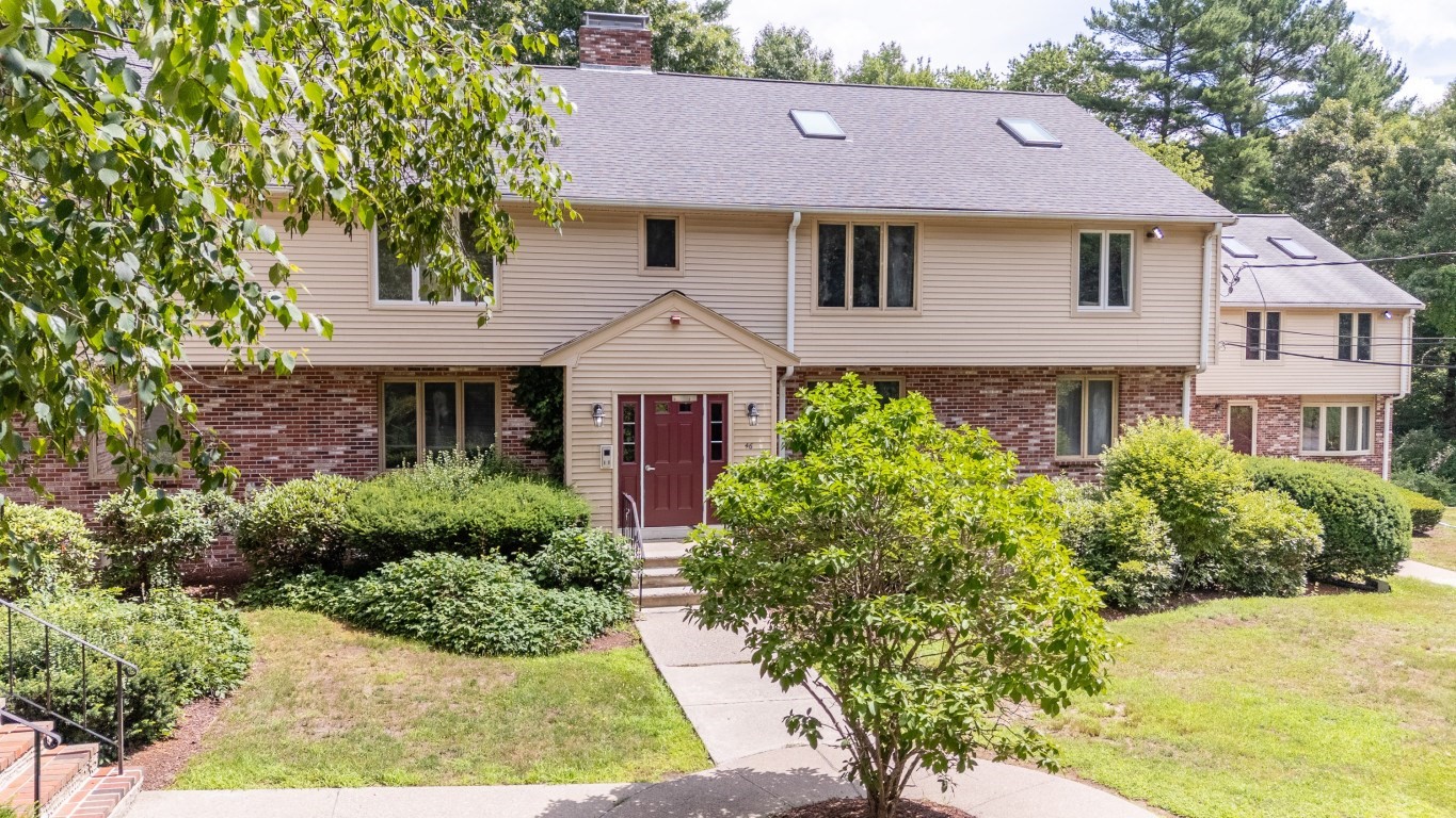 46 Pinebrook Ln Unit 3, Easton, MA 02375