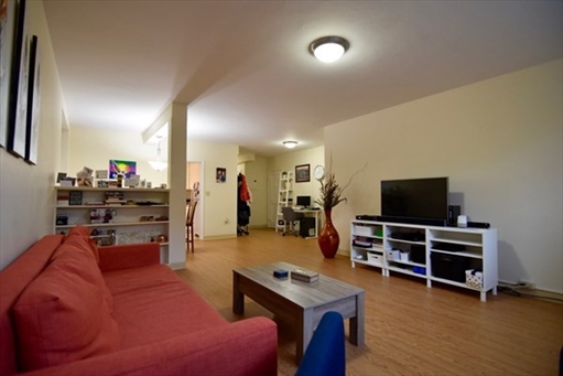 49 Green, Apt B1