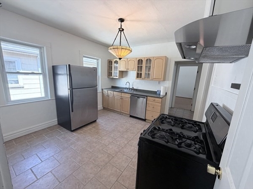 81 Linden Ave, Apt 2