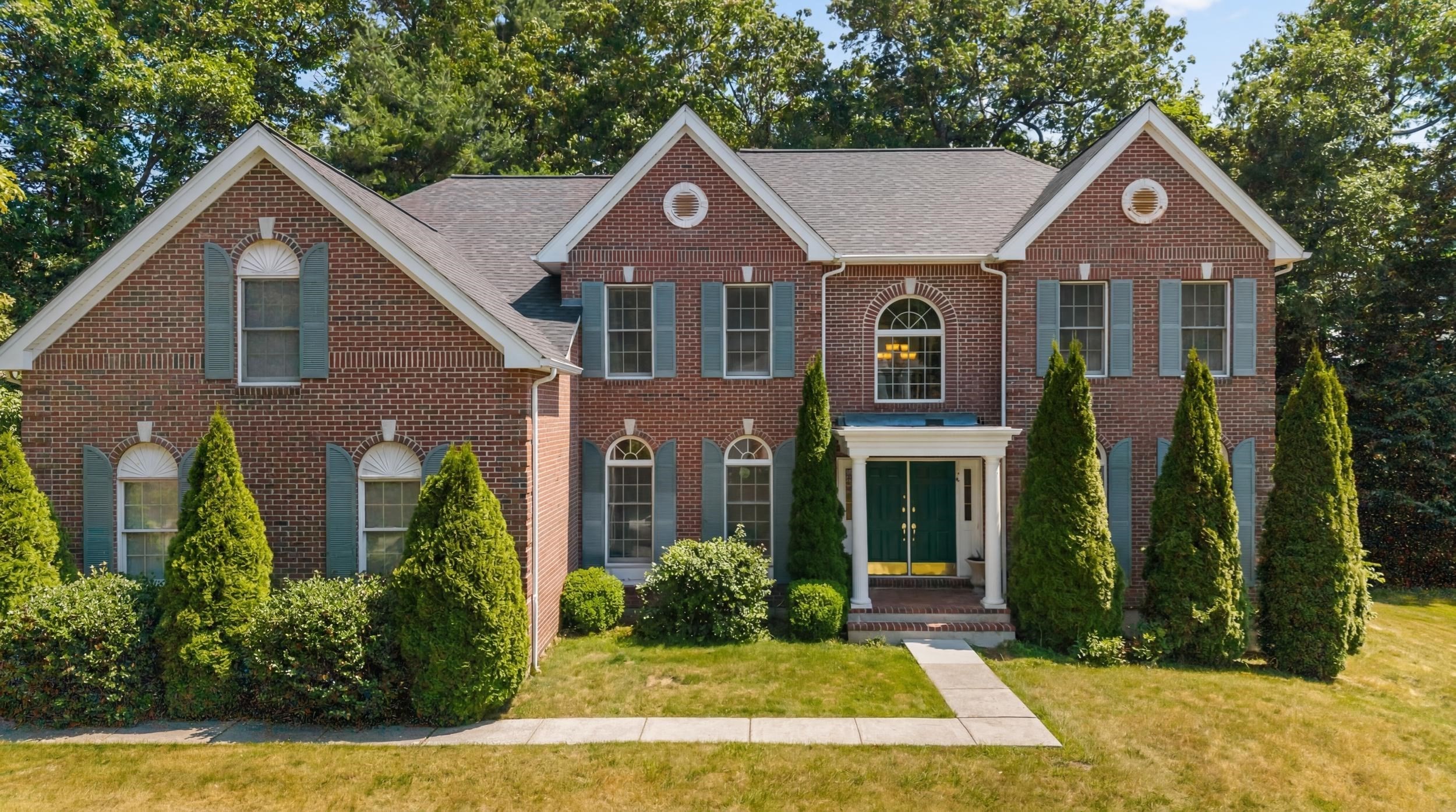 10 Hemingway St, Shrewsbury, MA 01545