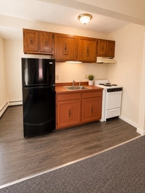 8 Exchange Ct, Apt 2