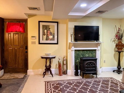 366 Walnut Ave, Apt G