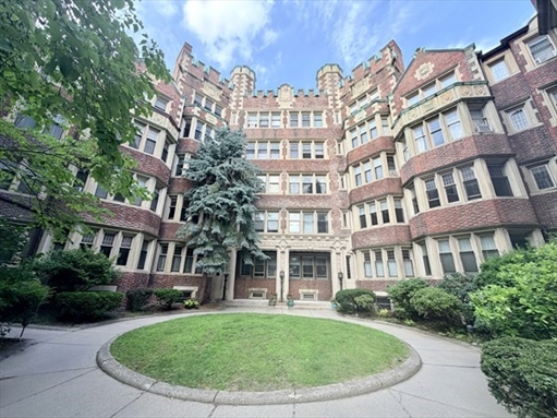 10 Dana st, Apt 206